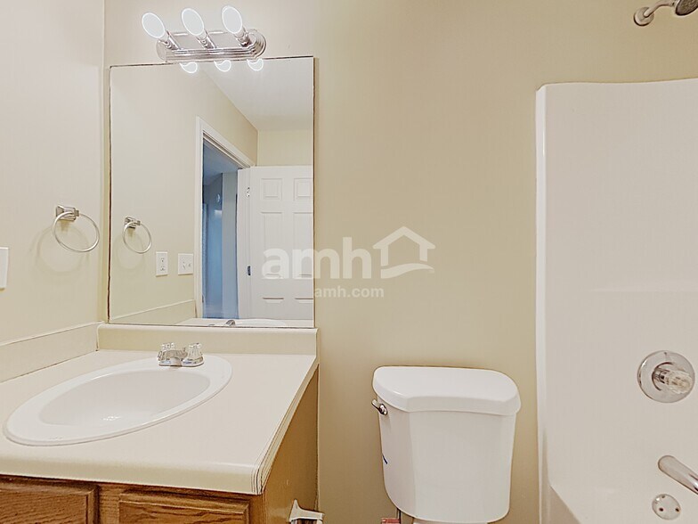 Building Photo - 7209 Cedar Forest Dr