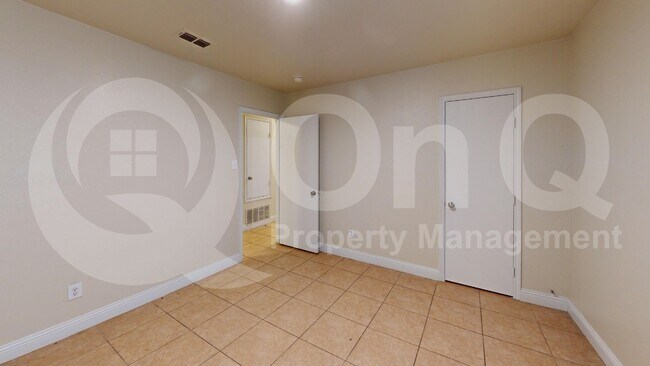 Building Photo - 4909 Parkview Hills Ln