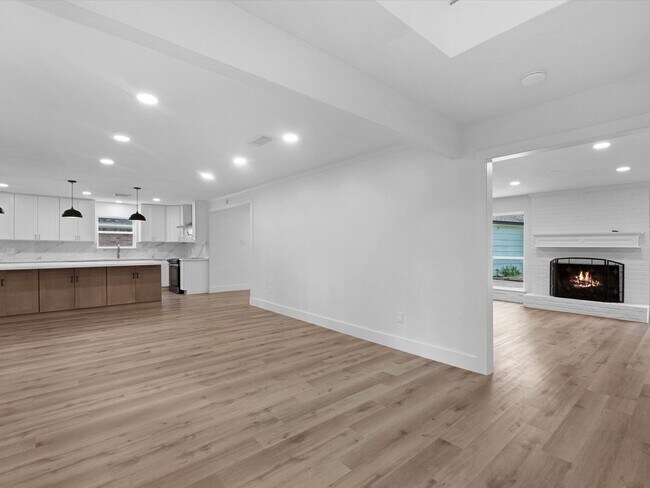 Building Photo - 9414 Stockport Dr
