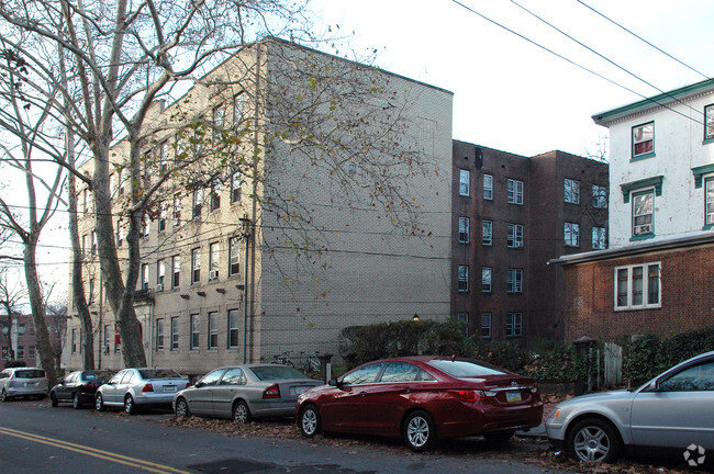 Building Photo - Florence Gardens