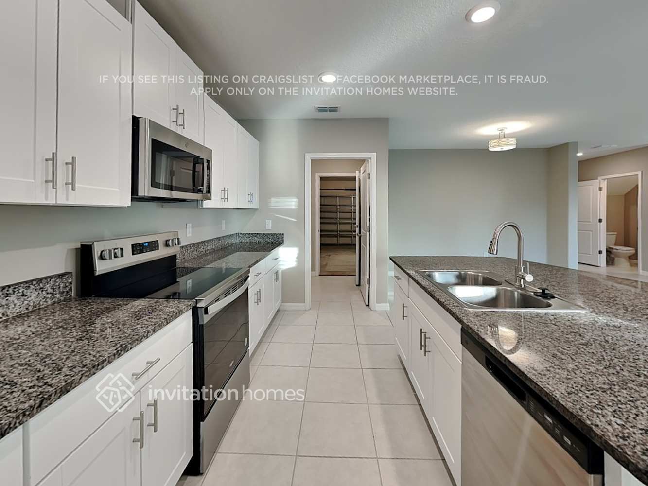 Building Photo - 2393 Jungle Dr