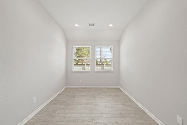 Building Photo - 10098 Black Maple Dr