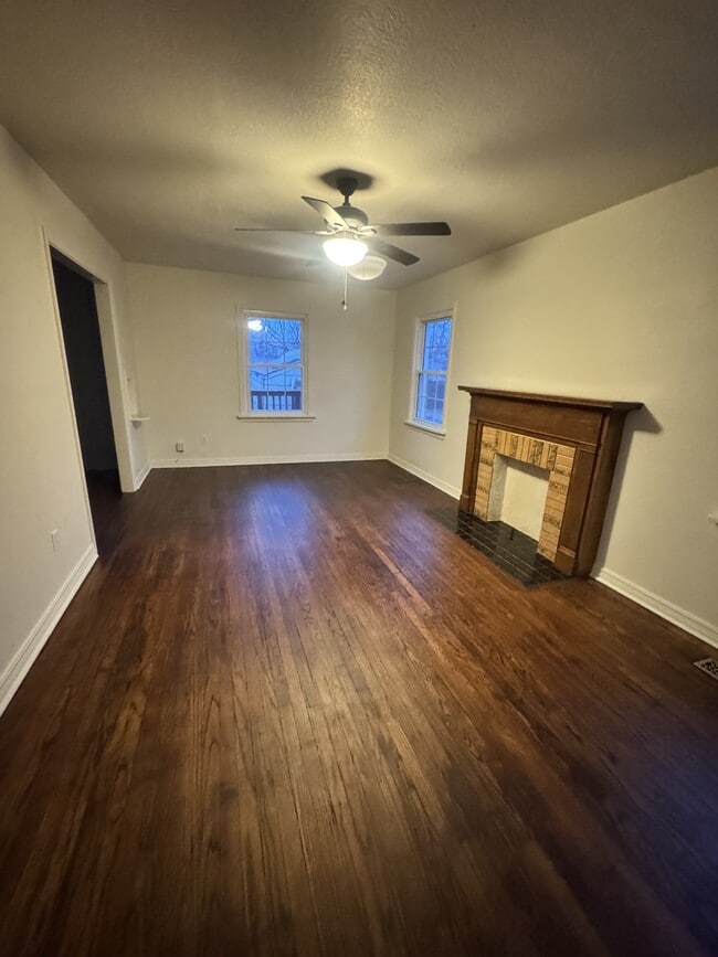 Building Photo - 3305 Pioneer Ave