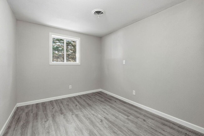 Building Photo - 313 Novak St