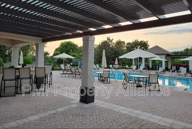 Building Photo - 15217 Evergreen Oak Loop