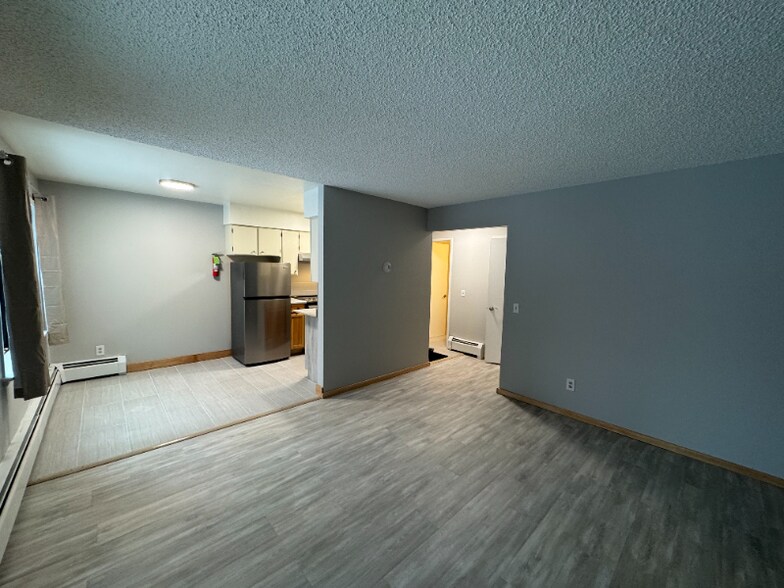 Building Photo - 3061 Lois Dr