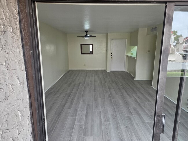 Building Photo - 3025 Walnut Bend Ln