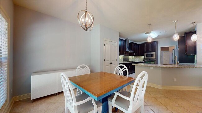 Building Photo - 9131 Thetford Way