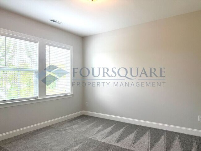Building Photo - Elegant 4-Bed / 3.5-Bath Home with Main-Level Primary Suite, Quartz Kitchen & 3-Car Garage – In H...