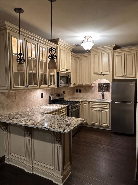Building Photo - 1695 Montcliff Dr