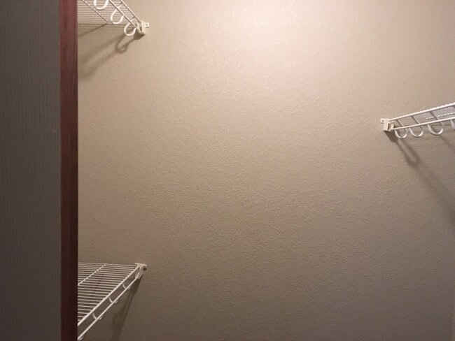 Building Photo - 3 Bed 2 Bath Duplex in Lee's Summit