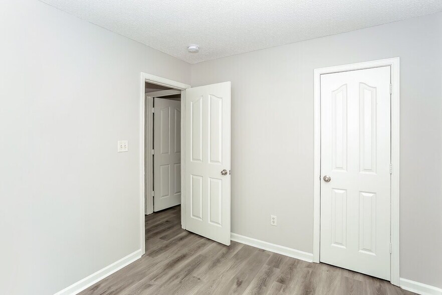 Building Photo - 1003 Salmon River Dr