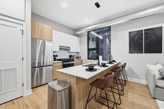 Building Photo - 6044 N Winthrop Ave