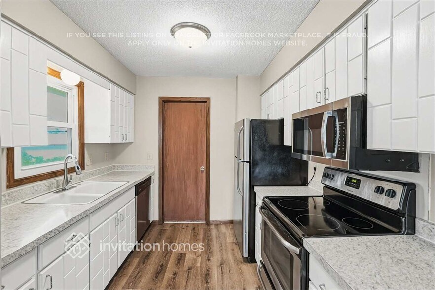 Building Photo - 8427 Northern Dr