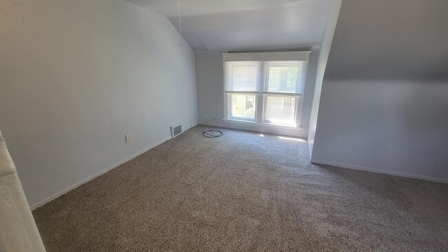 Building Photo - 20 N Willow St