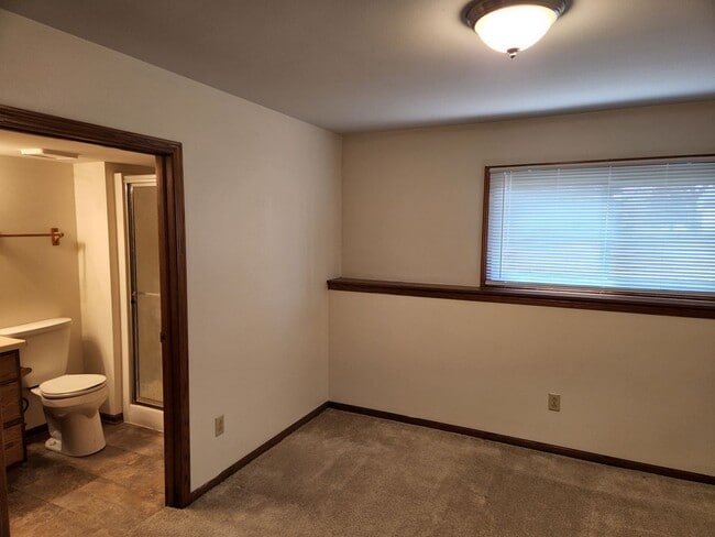 Building Photo - 500-504 Kings Lynn Rd