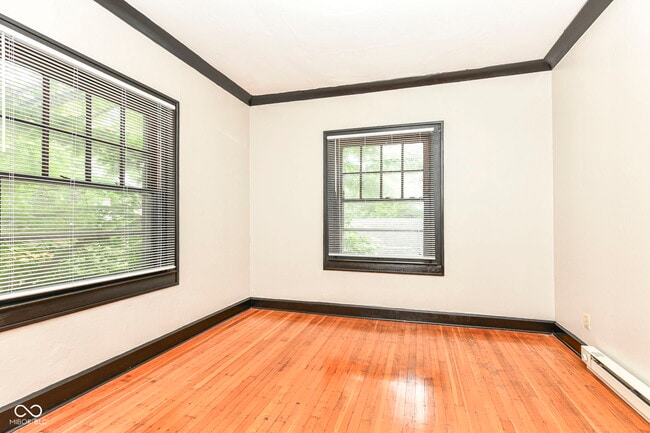 Building Photo - 590 Woodruff Pl W Dr