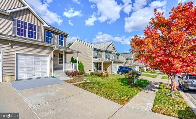 Building Photo - 4 Maya Way