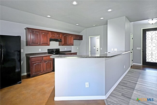 Building Photo - 2207 Hazelwood Dr