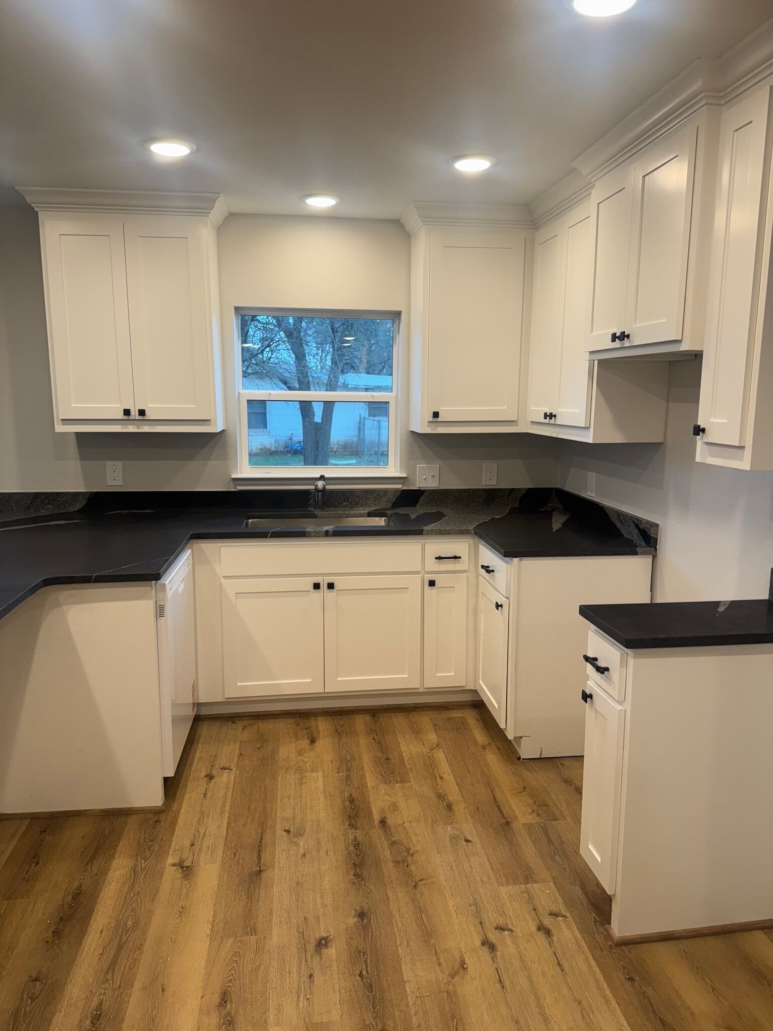 Building Photo - 207 Laurel Ln