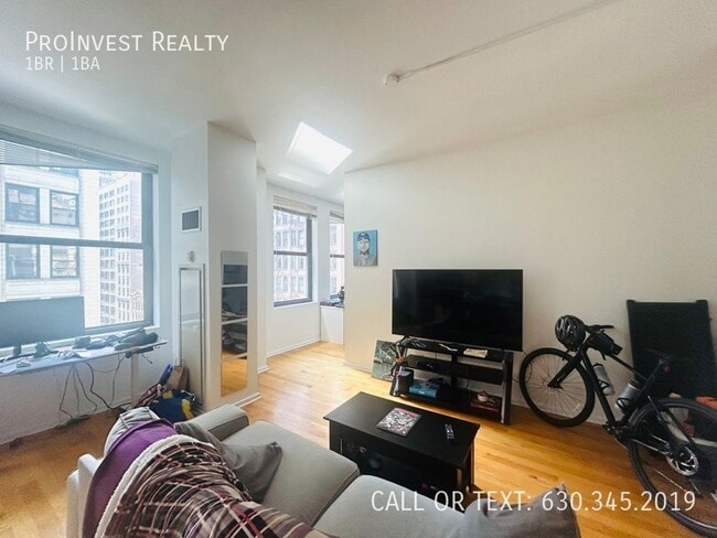 Building Photo - 5 N Wabash Ave