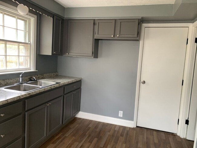Building Photo - Coming Soon !3 Bedroom, Garage June 6th