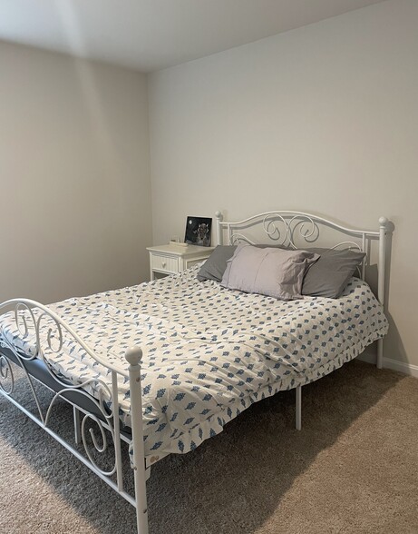 Master Bedroom #1 - 114 Willowtree Ln