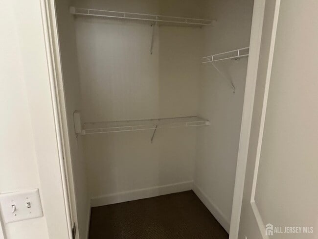 Building Photo - 88 Roosevelt Ave