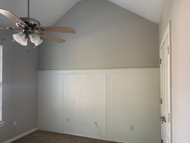 Building Photo - 1507 NE Benjamin Greens