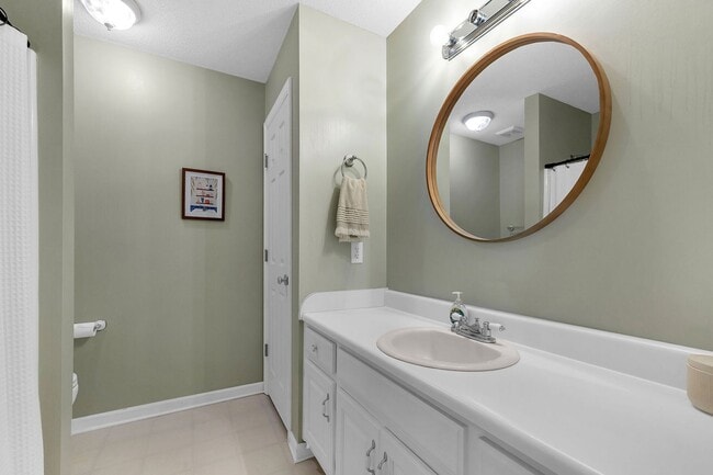 Building Photo - 1512 Forestview Dr SW