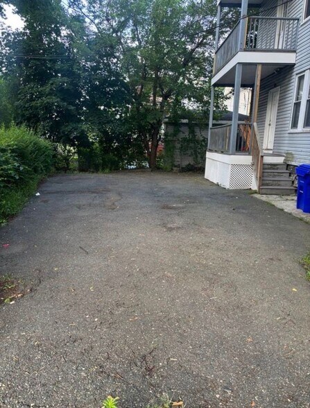 Building Photo - 31 Middleton St