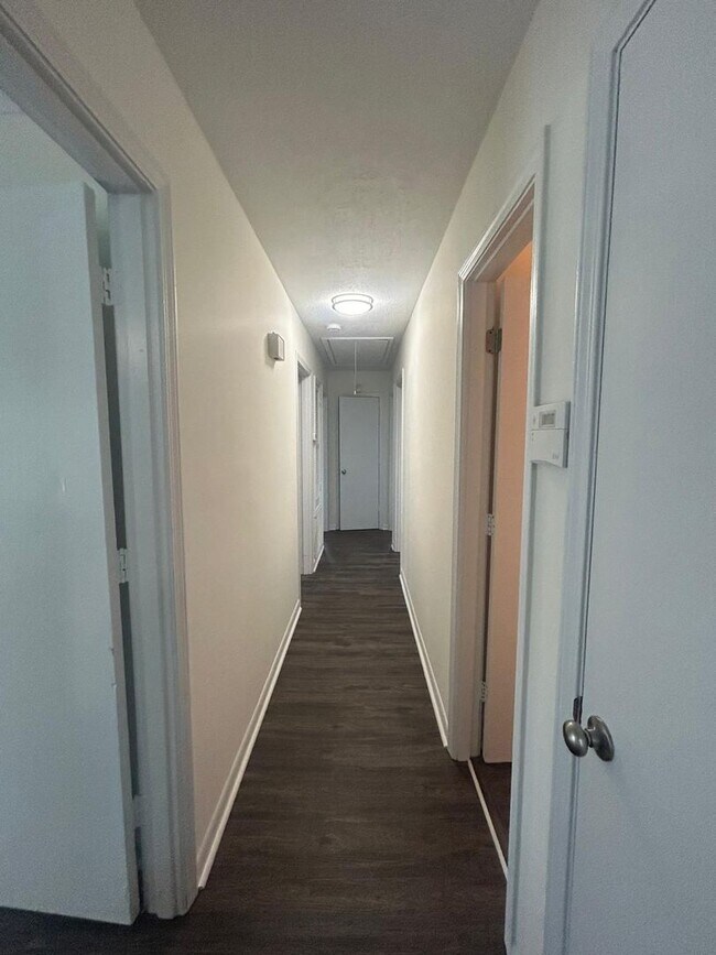 Building Photo - 4BR Home Minutes from Downtown & Fort Jackson