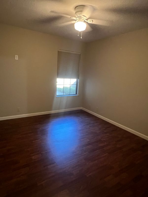 Building Photo - 2520 Beatrice Ln