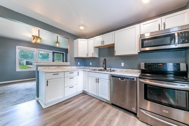 Building Photo - 2213 Blaker Dr