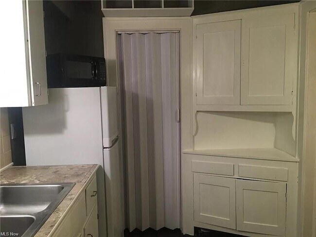 Building Photo - 95 Brittain Rd