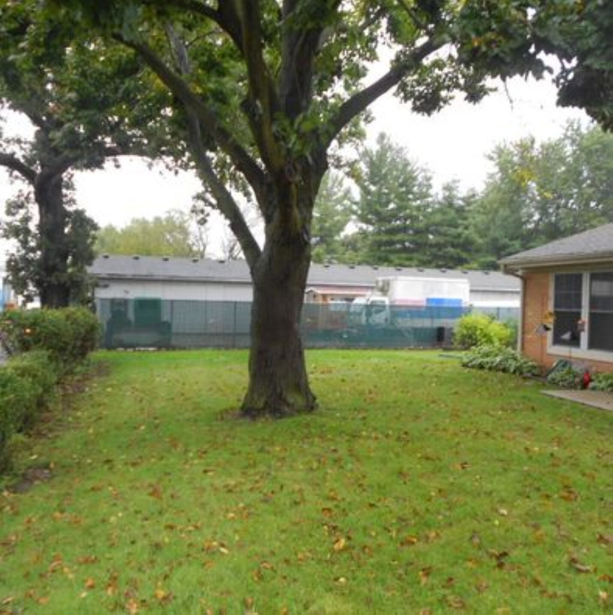 Building Photo - 112 E Dean Ave