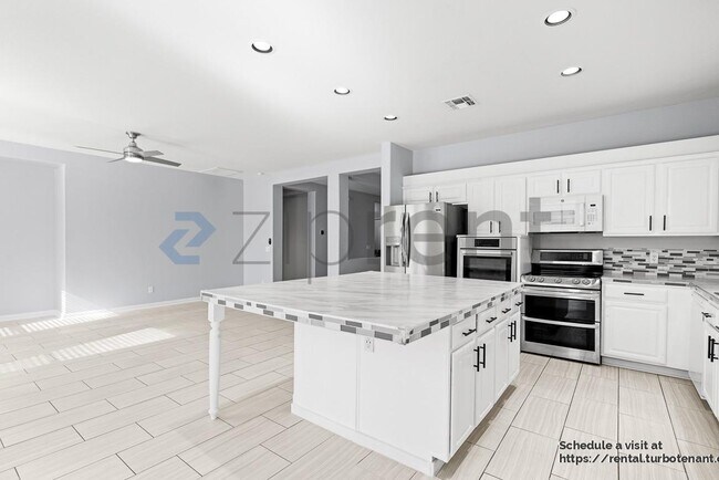 Building Photo - 45513 W Starlight Dr