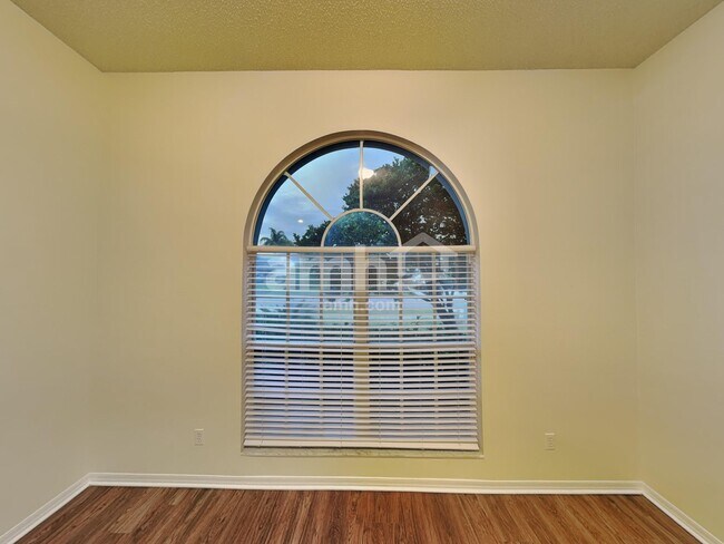 Building Photo - 12636 Enclave Dr