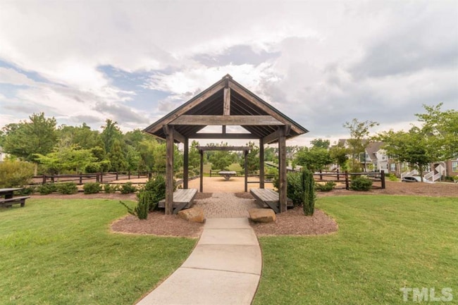 Building Photo - 4106 Vallonia Dr