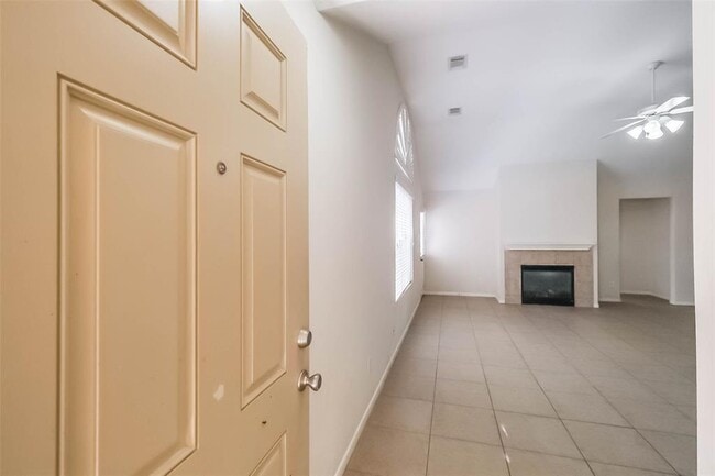 Building Photo - 15527 Fir Woods Ln