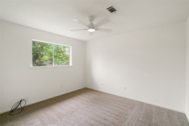 Building Photo - 915 S Diamondhead Blvd