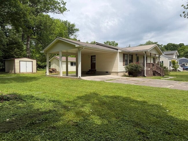 Building Photo - 3BR Rental in Quiet Fort Oglethorpe Neighborhood – Minutes from Battlefield Parkway & Chickamauga...