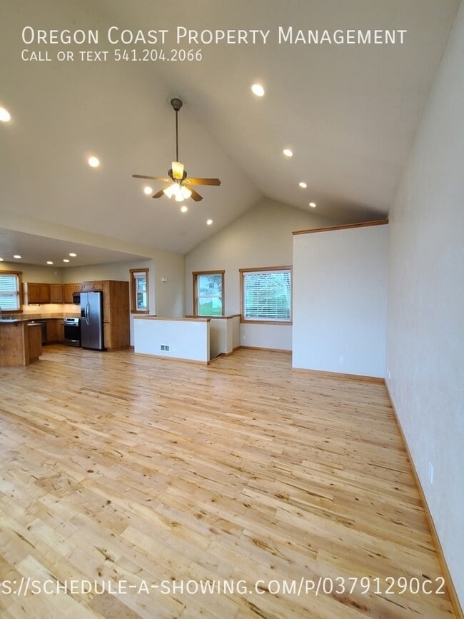 Building Photo - 961 NW Lanai Loop