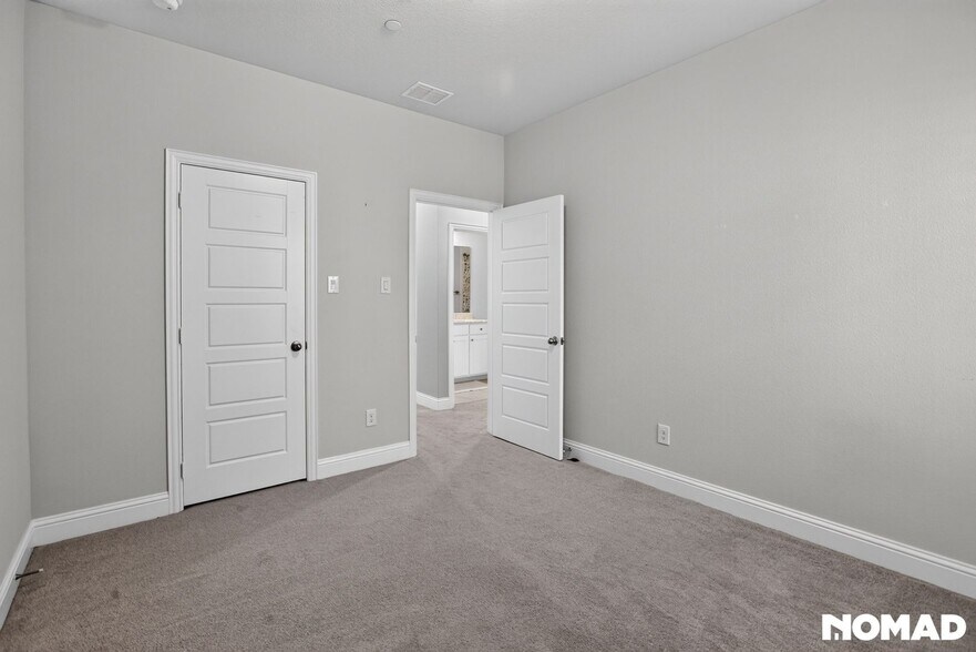 Building Photo - 12990 Jk Ojha St