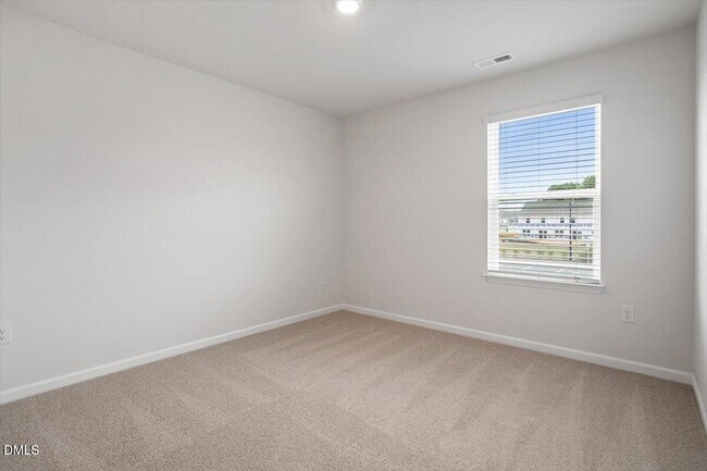 Building Photo - 24 Red Clover Dr
