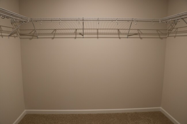 Building Photo - 901 Riverstone Dr
