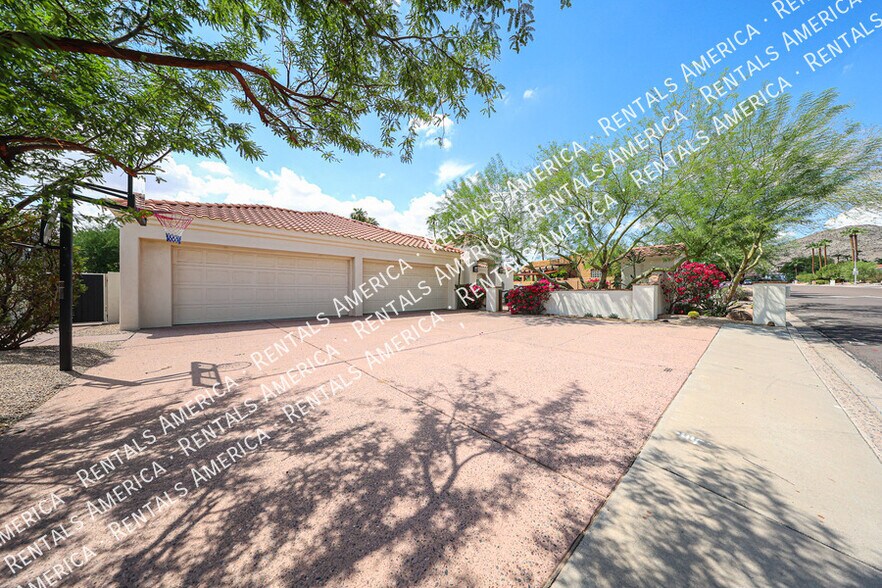 Primary Photo - 3525 E Equestrian Trail