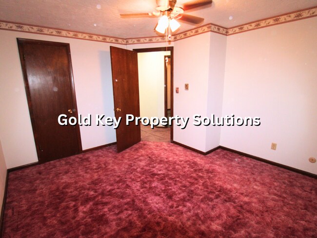 Building Photo - 4232-4254 N 100 W