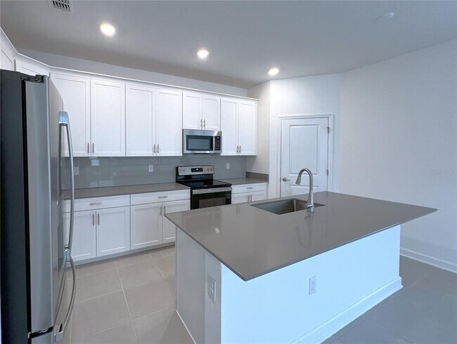 Building Photo - 4048 Redbridge Lp