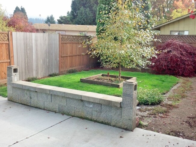 Building Photo - 677n52